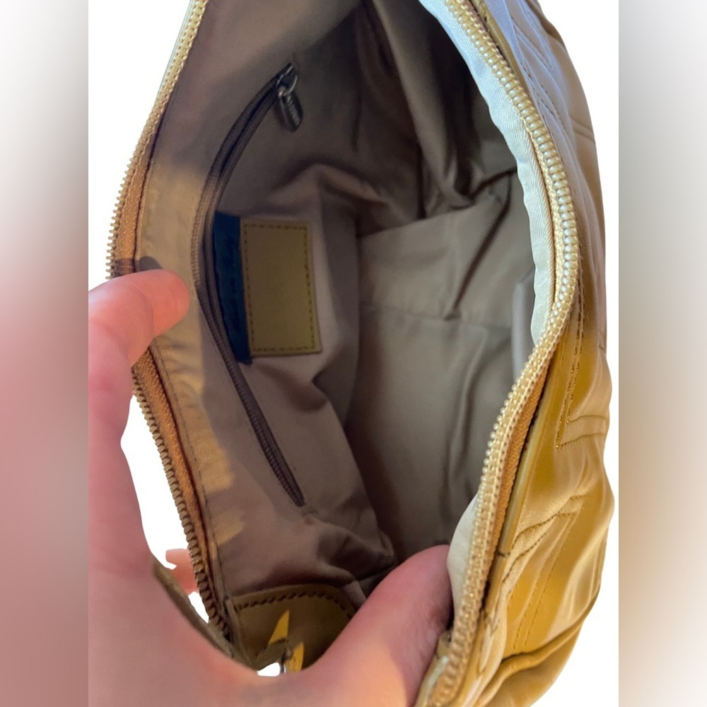 Lunana Mustard Yellow Shoulder Bag – Made in Italy - Picture 6 of 9